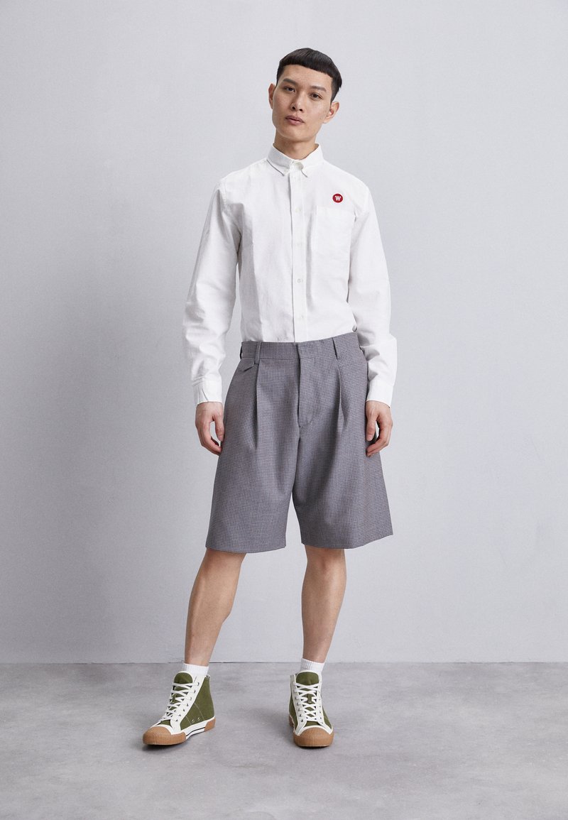 paul smith grey shorts
