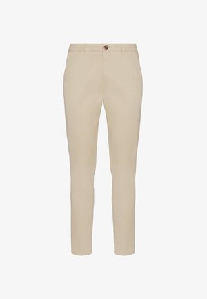 Chinos beiges en coton doux avec une coupe slim, dotés d'un unique bouton marron à la taille et de poches standard. Texture lisse sur l'ensemble.