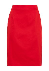 Punainen kynä-hame, jossa on sileä rakenne, keskikokoinen muotoilu ja tiukka siluetti. Hameessa on vyötäröllä hihna ja hienovaraisia laskoksia.