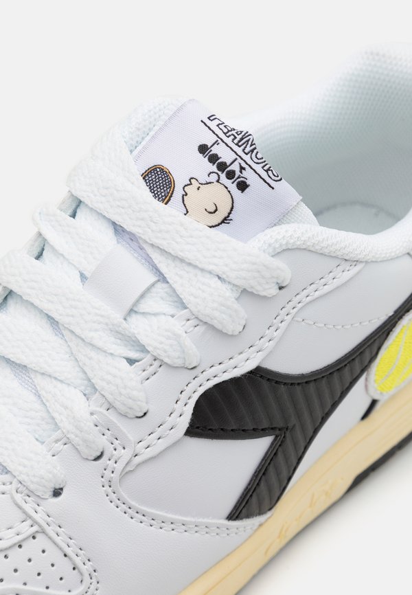 DEUCE PEANUTS UNISEX – Trainingsschuh