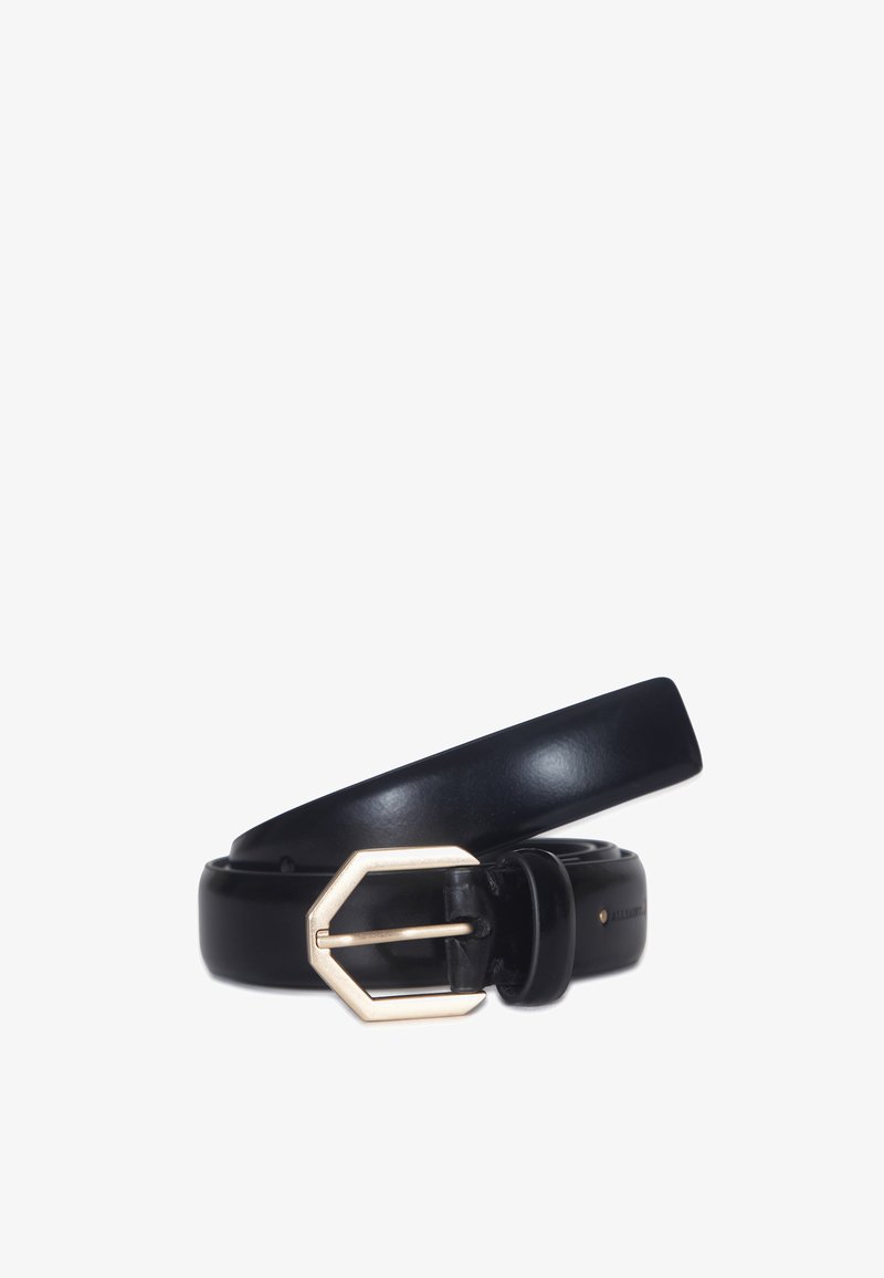 Schwarzer Lederbelt mit einem eleganten, flachen Design. Verfügt über eine silberne geometrische Schnalle und eine glatte Textur, ideal für den täglichen Gebrauch.
