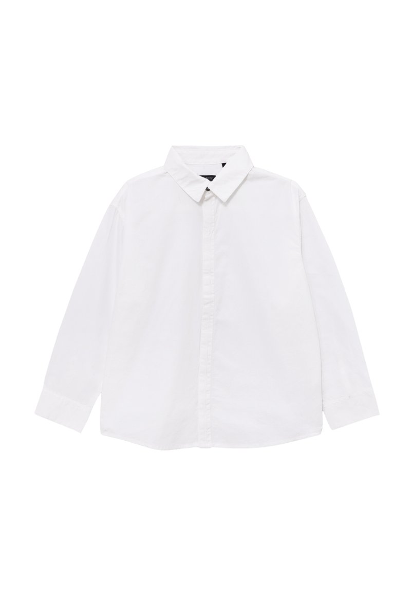 Camisa blanca de manga larga con cuello puntiagudo y tapeta oculta, colocada plana sobre un fondo blanco.