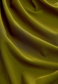 Next SLEEVELESS ASYMMETRIC RUCHED MINI - Trikotāžas kleita - olive green