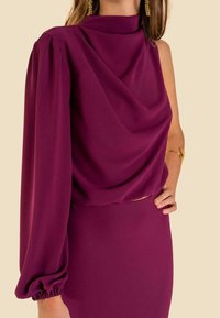 THE-ARE ASIMÉTRICA - Blusa - purple
