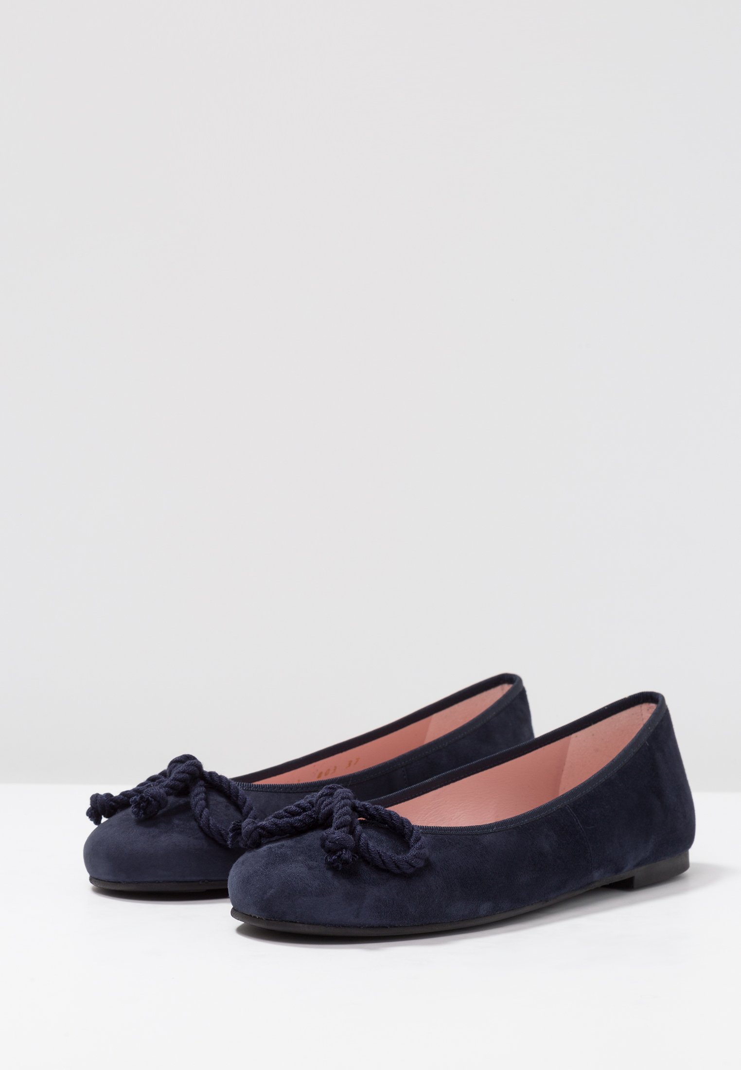 pointed toe heels with ankle strap