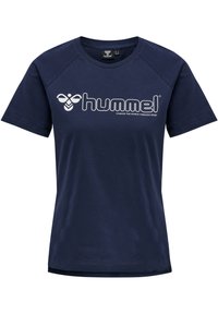 Marineblå bomulds-tshirt med korte raglanærmer. Har et hvidt logo og tekst på fronten. Glat tekstur og klassisk pasform.