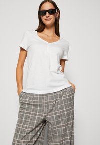 Mos Mosh BASIC TEE - T-shirts - white