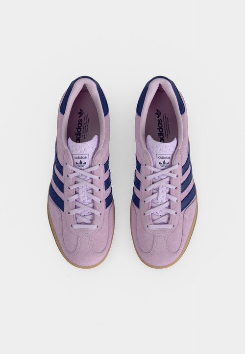 adidas GAZELLE INDOOR - Zapatillas - ice lavender/victory blue — photo 5