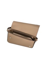 Borsa a tracolla in pelle beige con chiusura a patta, caratterizzata da un design lineare, due scomparti interni e bottoni metallici decorativi.