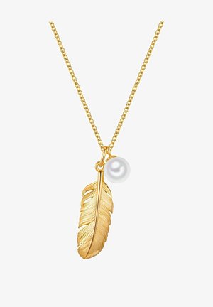 Zlatna lančić za vrat s teksturiranim privjeskom u obliku perja i bijelim biserom. Pero je detaljizirano s paralelnim linijama i udubljenjima.
