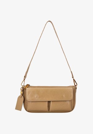 Beige leren schoudertas met twee voorzakken, een ritssluiting, afneembare riem en een hangend leren label.