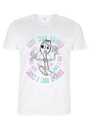Hvid bomulds T-shirt med en tegneseriegaffel i sort omrids, omgivet af farverig tekst: "Livet var nemmere, da jeg var en gaffel."