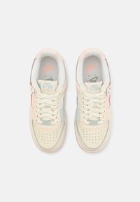Nike Sportswear AIR FORCE 1 SHADOW - Sportcipő - coconut milk/crimson tint/light silver/sail/guava ice