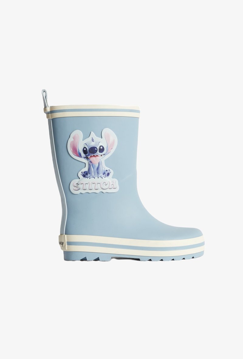 Modrá gumová holínka s bílým a modrým pruhovaným páskem, s barevným charakterem Stitch a textem "STITCH" na boku.