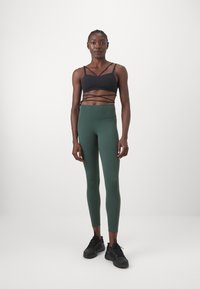 Nike Performance ONE  - Tajice - vintage green