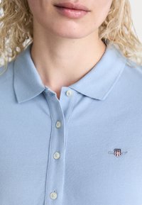 GANT SLIM SHEILD CAP SLEEVE - Polokošeľa - dove blue