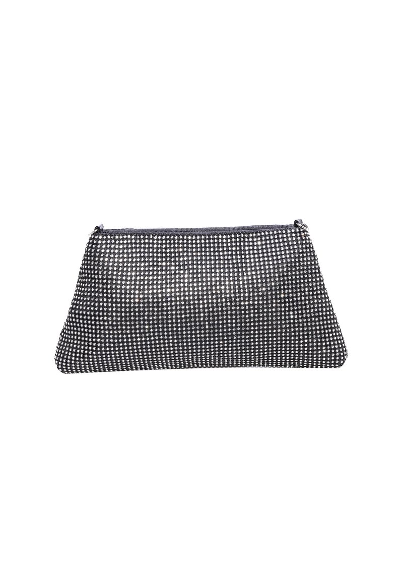 Sort mesh clutch taske med sølvnagle mønster, lynlåslukning øverst og en struktureret form, velegnet til aftenbrug.