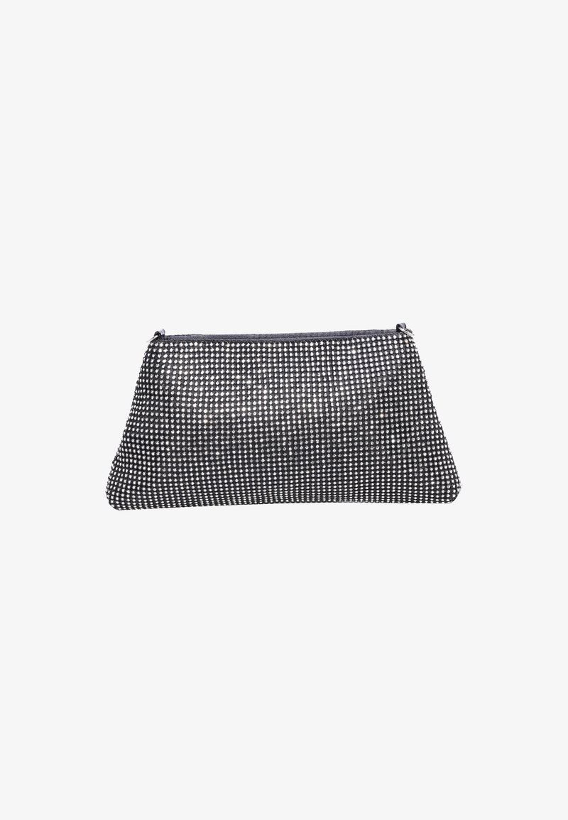 Sort mesh clutch taske med sølvnagle mønster, lynlåslukning øverst og en struktureret form, velegnet til aftenbrug.