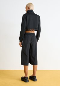 adidas Originals CAPRI - Calções - black