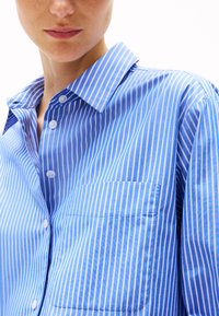 Tommy Hilfiger EASY FIT - Button-down blouse - blue stp