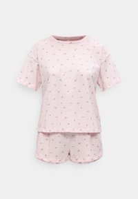 Jasnoróżowy zestaw z krótkim rękawem i szortami, z małym, rozproszonym kwiatowym wzorem, prezentowany na jednolitym białym tle.