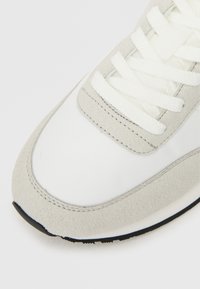 Tommy Jeans Tenisky - ecru