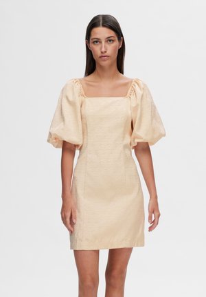 SLFFIRMINA ON OFF SHORT DRESS - Robe de soirée - sandshell