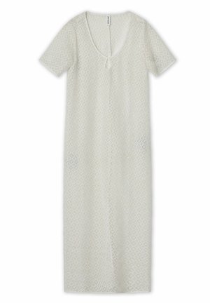 Maxikleid aus Spitze in Creme mit kurzen Ärmeln, tiefem V-Ausschnitt und Bindeschluss. Merkmale ein geometrisches Muster im gesamten Kleid.