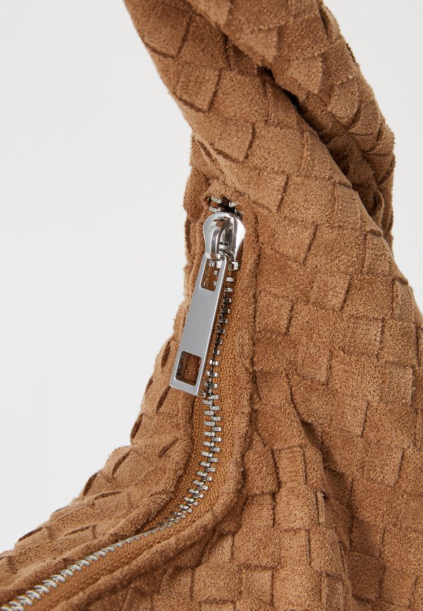BRAIDED SHOULDER BAG - Handbag - camel2