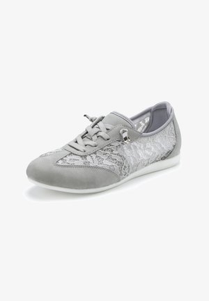 Grey lace sneaker with suede toe and heel, featuring flat laces and a white flexible sole.