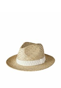 Chapeau en paille tissée à large bord, doté d'un bandeau en tissu blanc contrastant autour de la base. Couleur beige naturel avec un motif texturé.