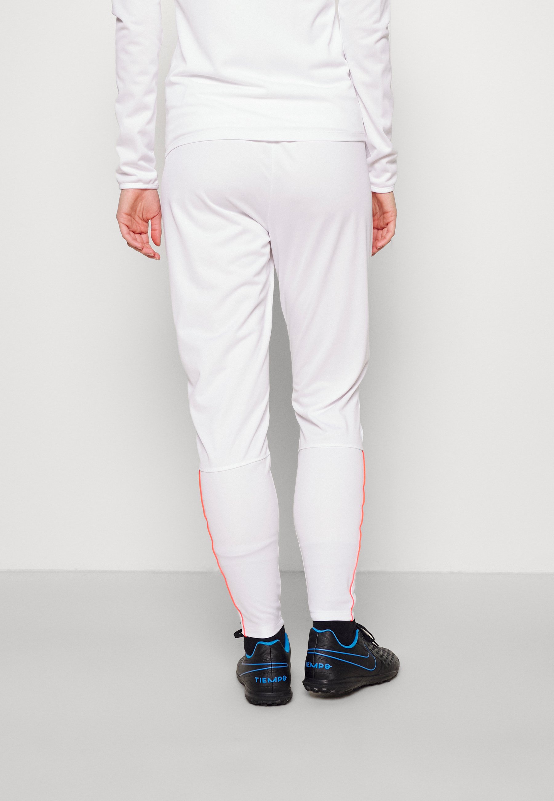 zalando nike tracksuit