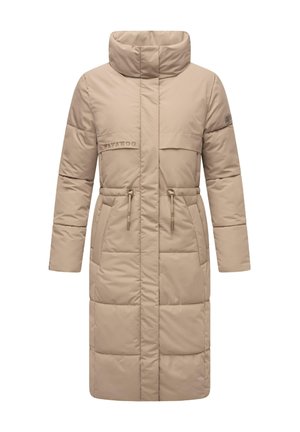 Bežs pūkains mētelis ar augstu apkakli, sašaurinātu vidukli un diviem priekšējiem kabatām. Iezīmējas ar kvadrātveida šuvēm un minimālu zīmola atveidojumu uz krūtīm.