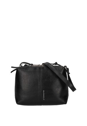 Sac bandoulière en cuir noir avec sangle réglable et fermeture éclair argentée, avec un logo vertical "BURKELY" au centre avant.