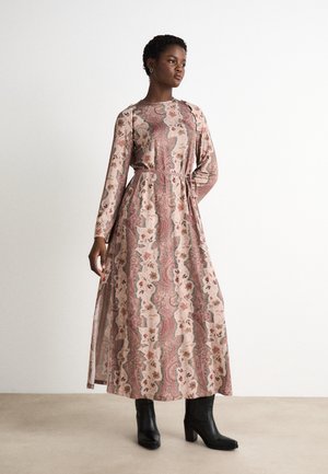 SUSANNAH CASCADE DRESS - Džersio suknelė - clay pink