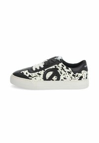 Black and white sneaker with a splash pattern, leather and rubber materials, featuring black laces and a circular logo on the side.