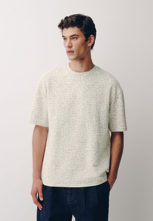 Next, REGULAR FIT - TEXTURED PATTERN RELAXED FIT T-SHIRT . - Tricou cu imprimeu - ecru
