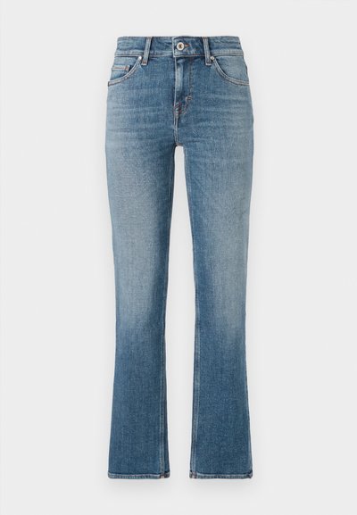 Helles blaues Jeans mit weitem Bein, mittlerer Bundhöhe, fünf Taschen-Design und kontrastreicher Naht. Glatte Textur mit leichtem Verblassen.