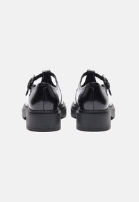 Zign Studio Slip-ons - black