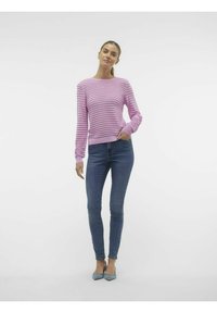 Vero Moda NORMAL GESCHNITTEN RUNDHALS BALLONÄRMEL - Maglione - pastel lavender