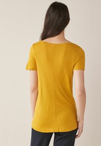 Next SLOUCH V NECK  - T-shirt basic - yellow