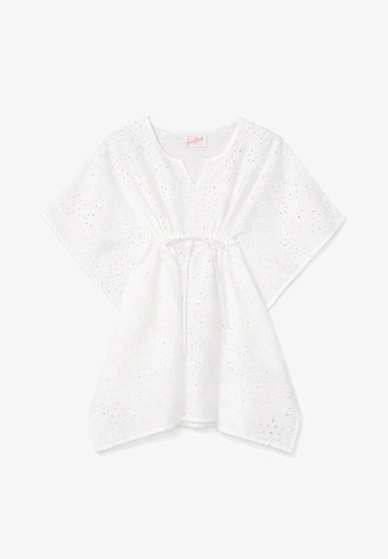 Tunique blanche à manches courtes avec broderie florale en œillet, encolure ronde avec fente en V, et taille ajustable avec lien.