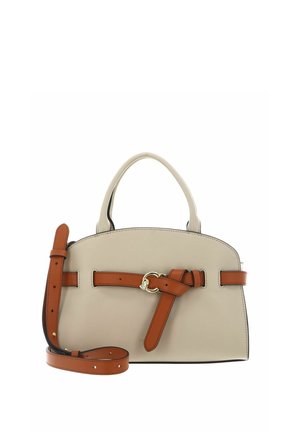 Sac à main beige avec poignées supérieures arrondies et bandoulière en cuir marron ajustable avec détail de boucle dorée.