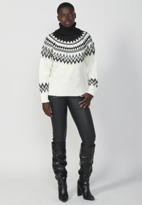 Koroshi Strickpullover - crudo
