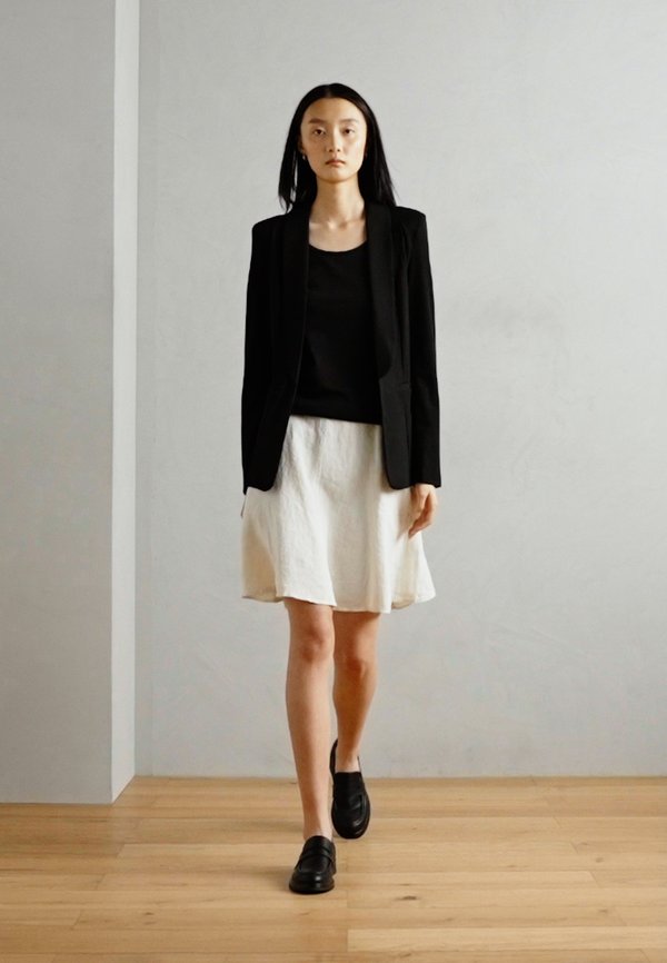 SHORT LENGTH FLARED HEMLINE CLEAN LOOK - A-line skirt - silky stone3