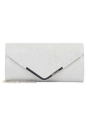 Pochette enveloppe en métal argenté avec un accent en forme de V noir et argenté et une délicate chaîne argentée.