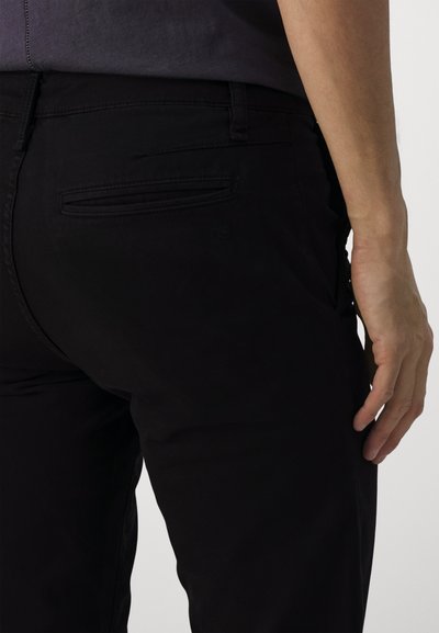 rag & bone Chino hlače - black