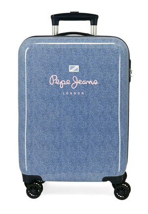 Maleta rígida texturizada azul con cuatro ruedas giratorias negras, asa retráctil y logo "Pepe Jeans London" en rosa y blanco.