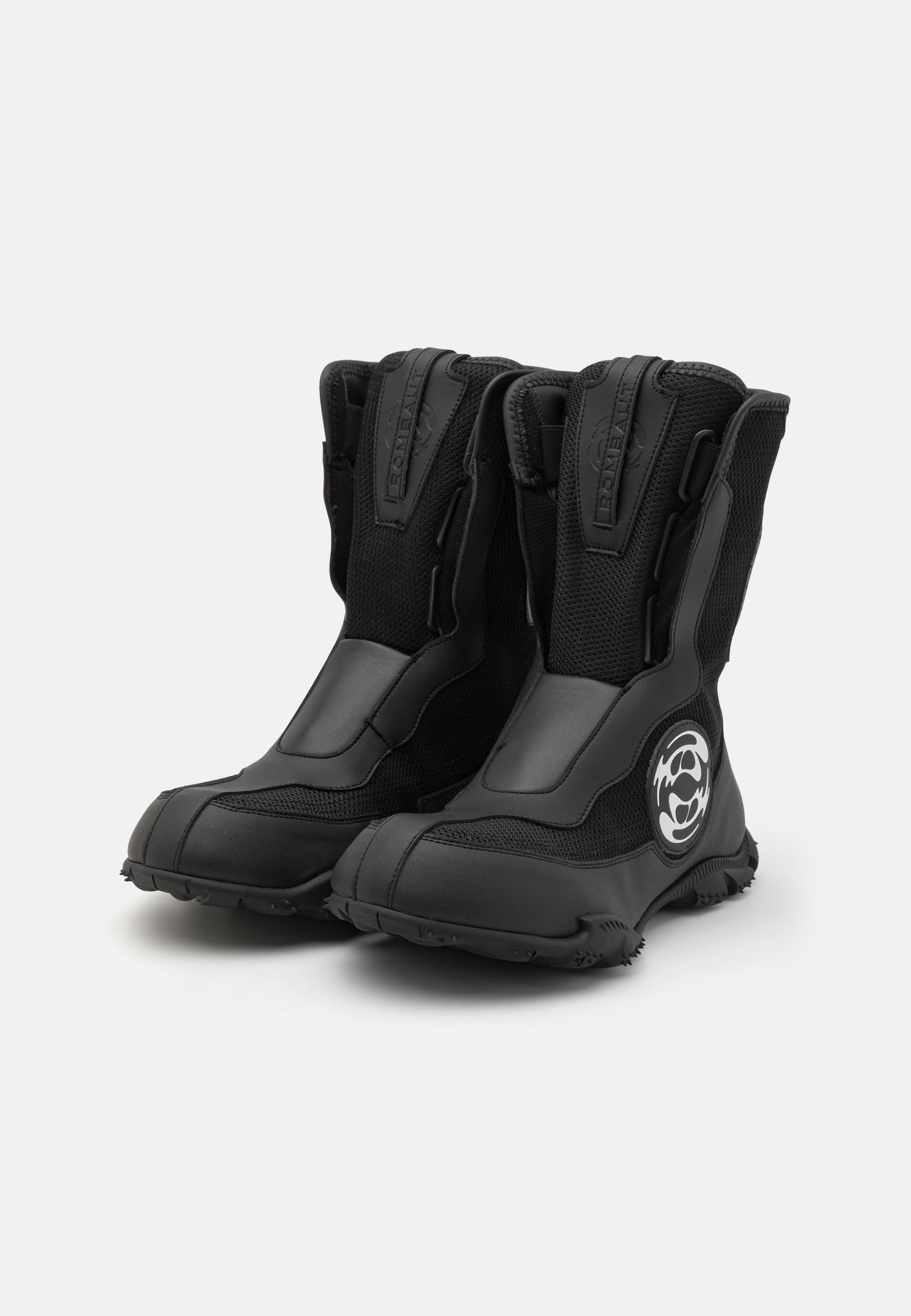【関税込み】Rombaut ブラック Low Tide ブーツ Black Low Tide Boots by Rombaut on Sale