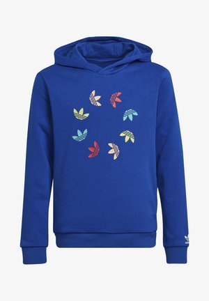 Felpa con cappuccio blu decorata con vivaci loghi circolari a forma di foglia Adidas sul petto e un piccolo logo Adidas bianco sul polsino sinistro della manica.